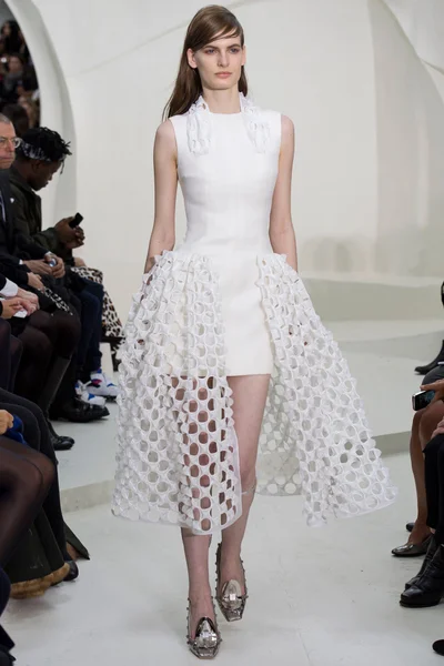 Look 14